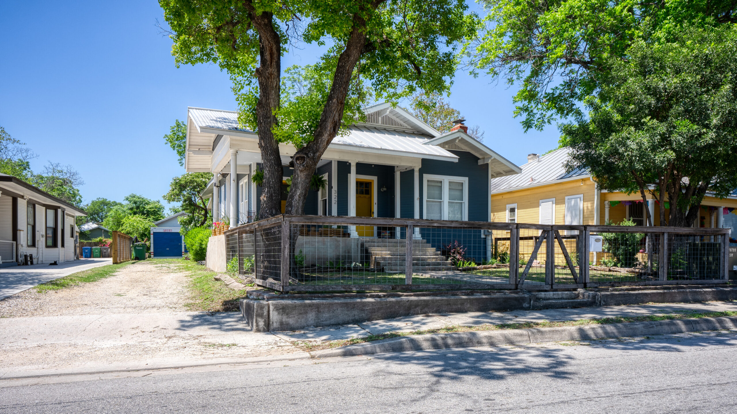 Charming, Update Lavaca Home